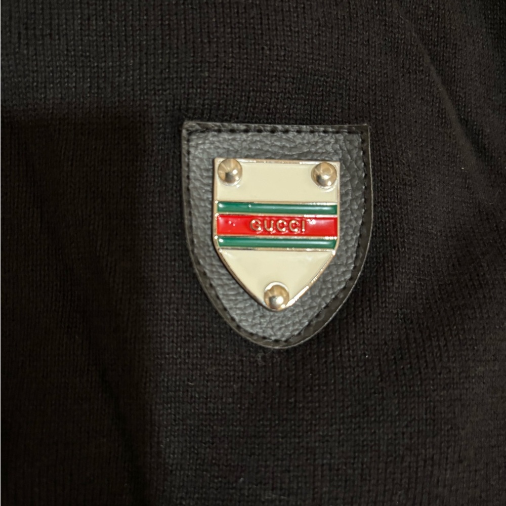 WOW!! Gucci Navy Blue Knit Top with Red & Green Shield Patch. Stunning!!! - Picture 4 of 7